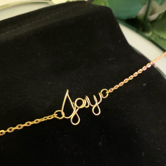Customizable Gold Wire Necklace - Picture 4 of 10